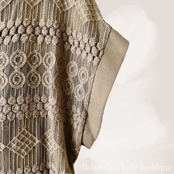 NY COLLECTION Lace Dolman V-neck Short Sleeve Top - Picture 4 of 6